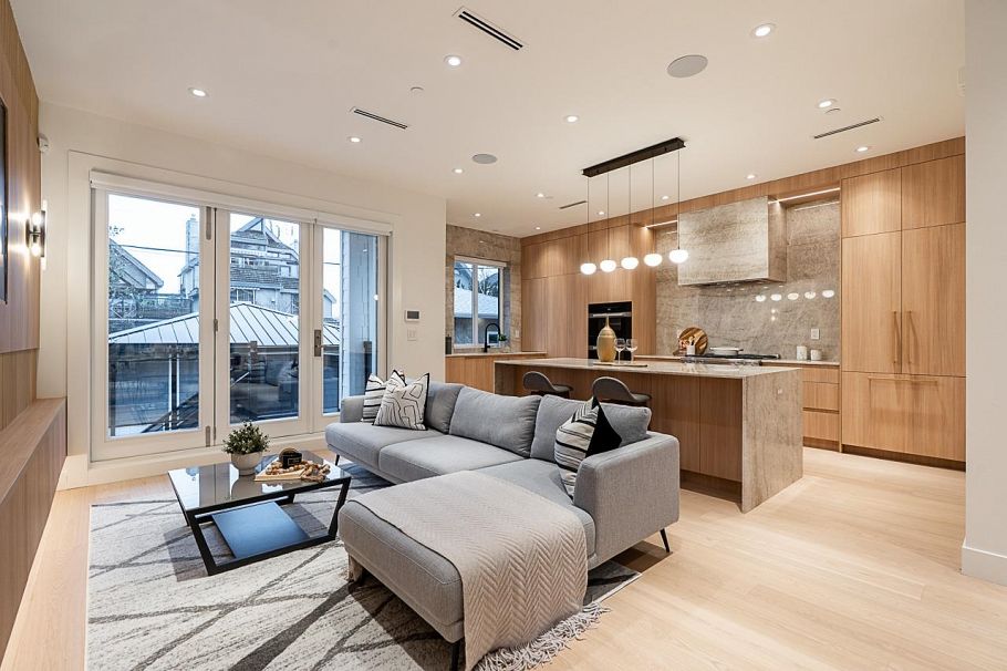 2565 W 2nd Avenue Vancouver, BC - 10