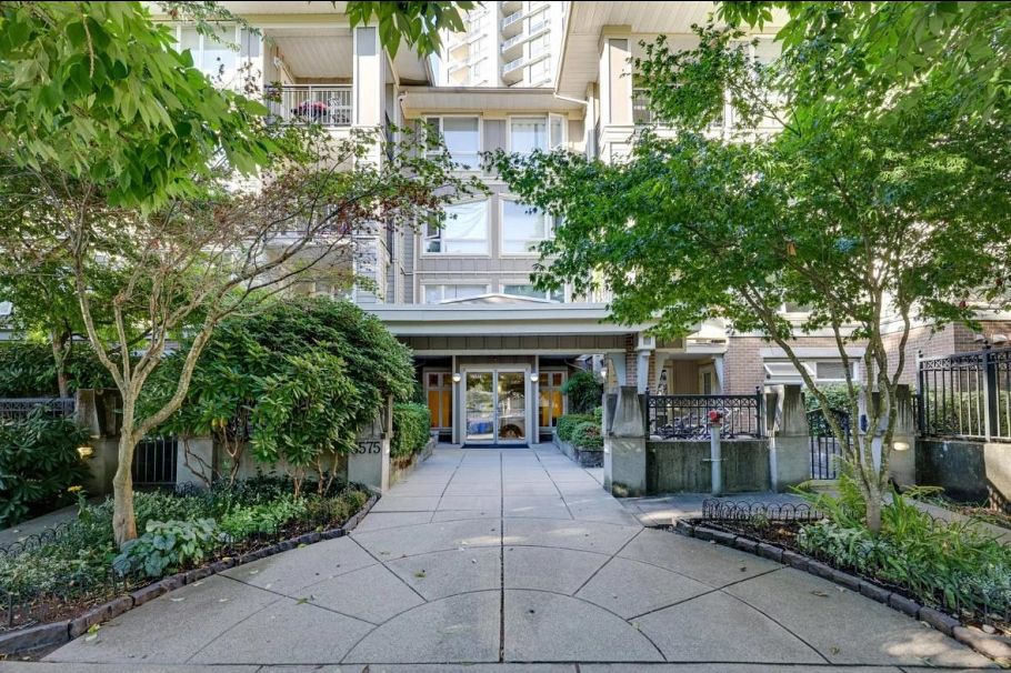 212 3575 Euclid Avenue Vancouver, BC - 1
