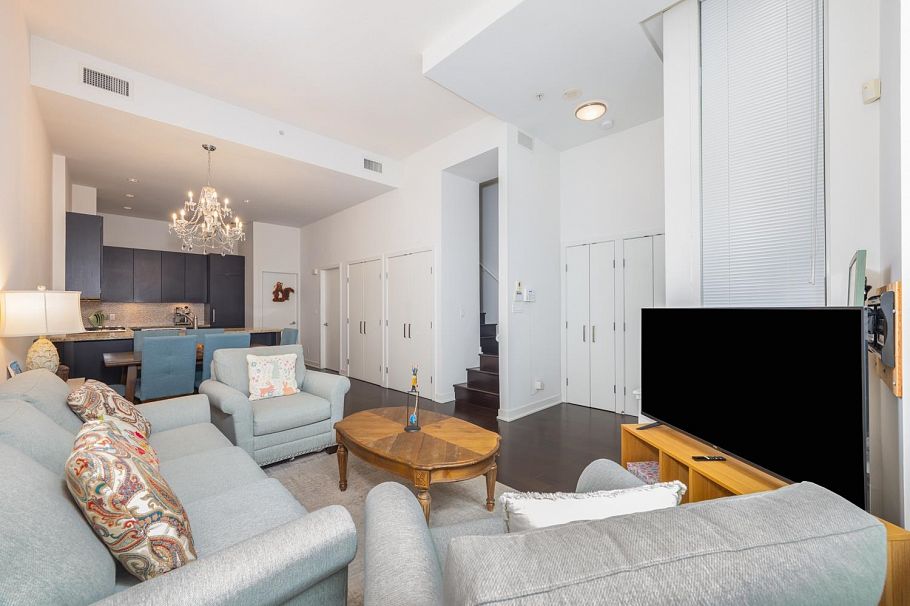 1051 Richards Street Vancouver, BC - 7