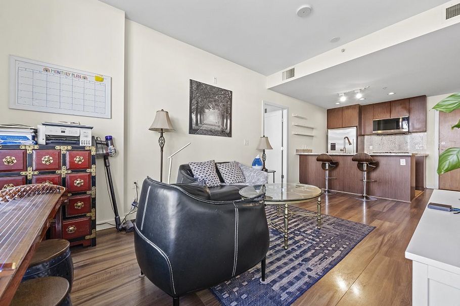 617 8677 Capstan Way Richmond, BC - 3