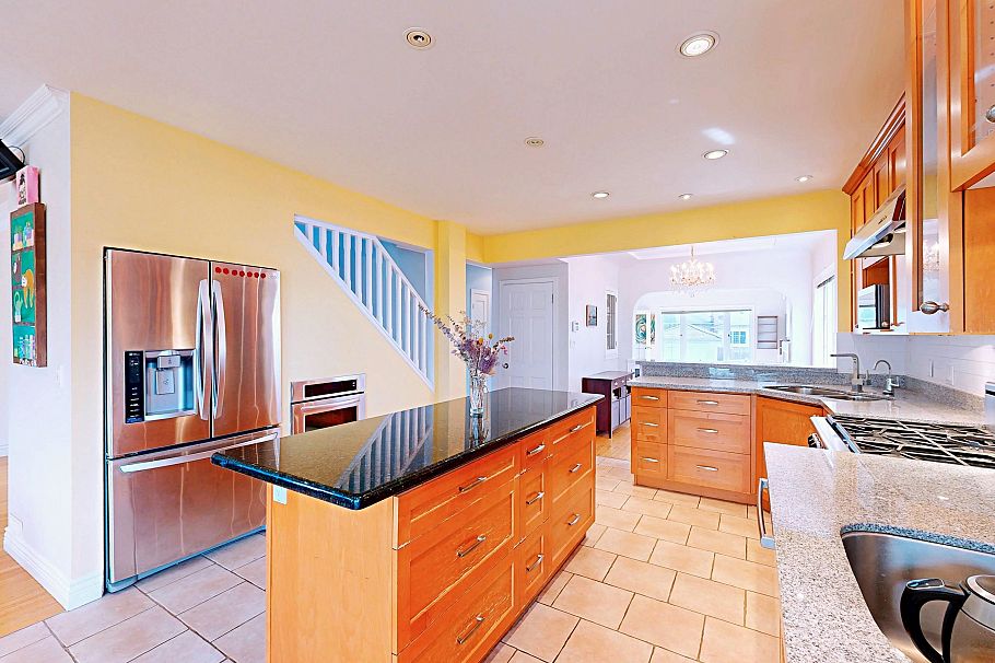 163 W 26th Avenue Vancouver, BC - 9