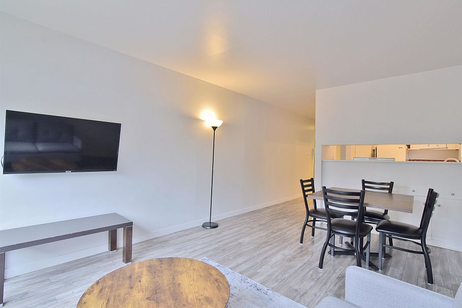 202 1540 HARO STREET, Vancouver BC V6G 1G5 Vancouver, BC - 1