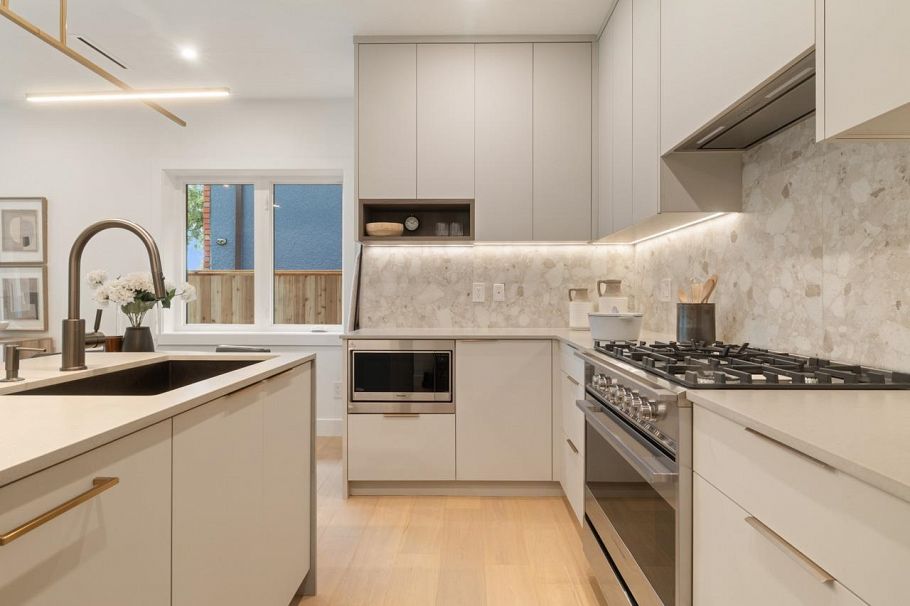 1 2680 E 5th Avenue Vancouver, BC - 11