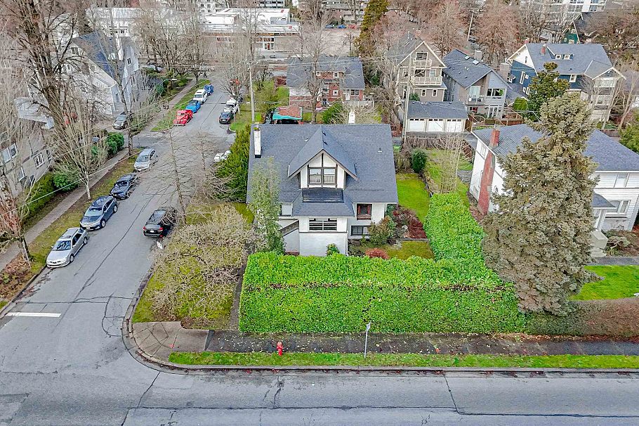 1131 W 16th Avenue Vancouver, BC - 10