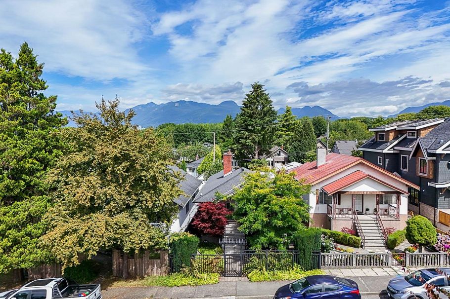 2554 Dundas Street Vancouver, BC - 37
