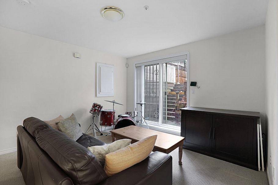 3263 W 38th Avenue Vancouver, BC - 4