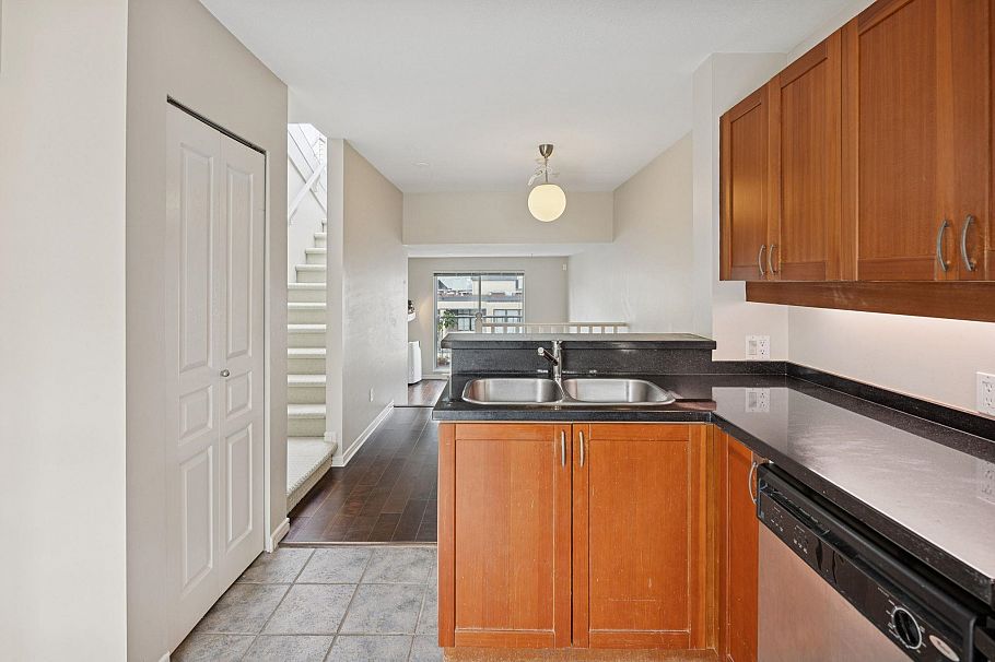 311 3727 W 10th Avenue Vancouver, BC - 15