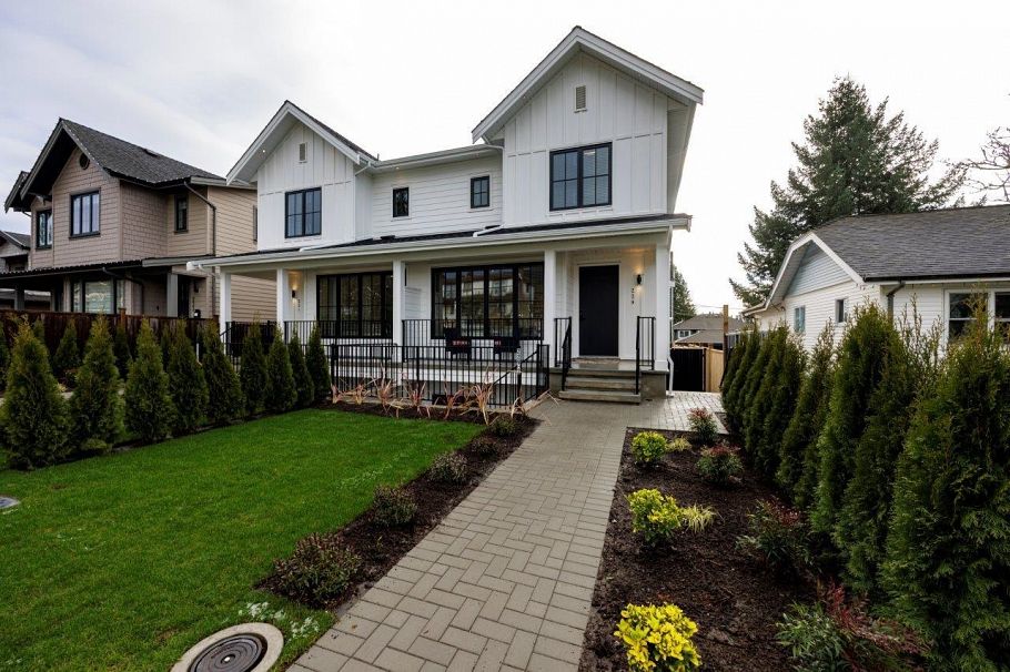 229 E 22nd Street North Vancouver, BC - 2