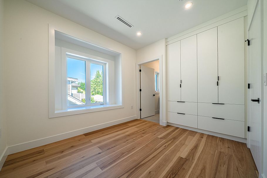 2837 W 31st Avenue Vancouver, BC - 31