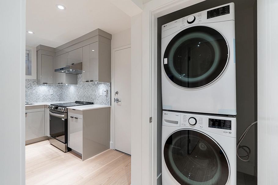 2565 W 2nd Avenue Vancouver, BC - 34