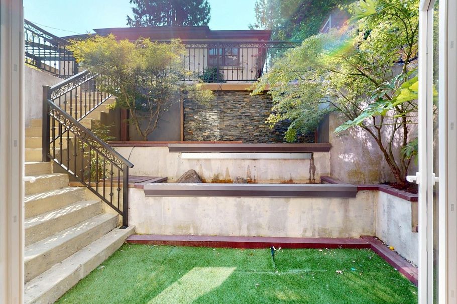 2930 W 29th Avenue Vancouver, BC - 33