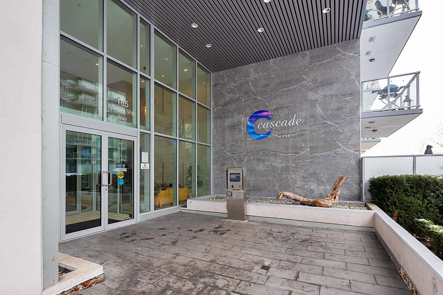 305 185 Victory Ship Way North Vancouver, BC - 22