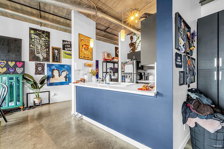 404 28 Powell Street Vancouver, BC - 9