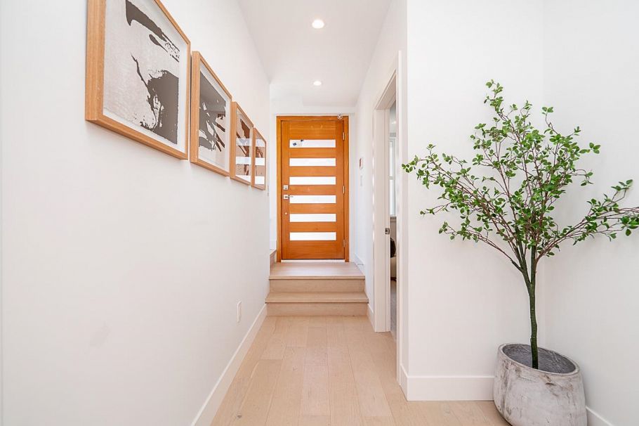 2 434 E 1st Street North Vancouver, BC - 26