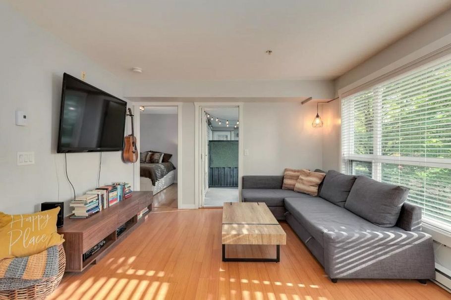 212 3575 Euclid Avenue Vancouver, BC - 2