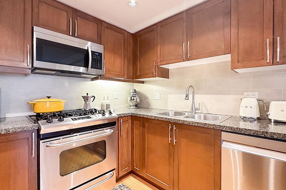 411 3811 Hastings Street Burnaby, BC - 11