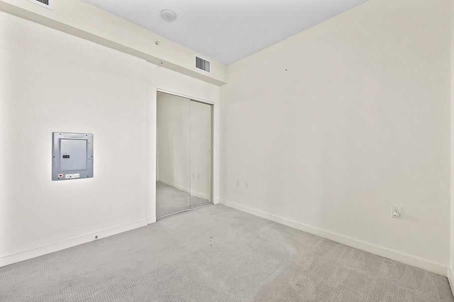 617 8677 Capstan Way Richmond, BC - 12