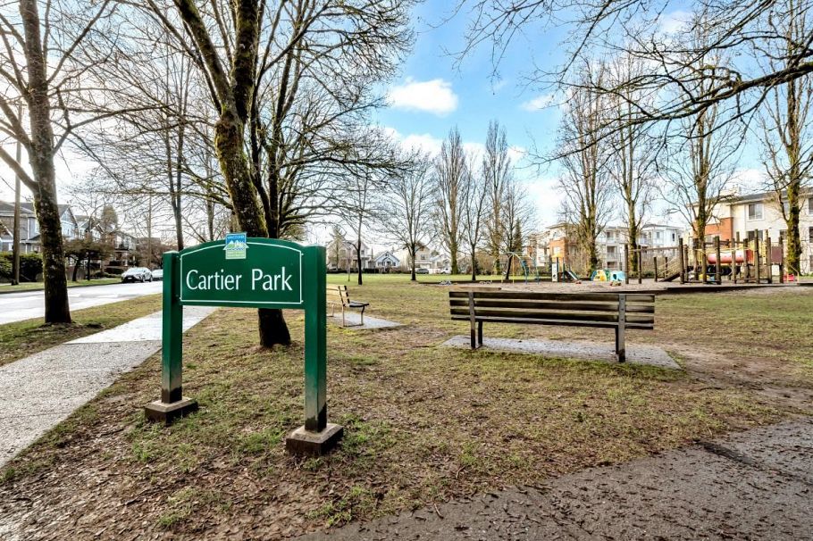 335 383 E 37th Avenue Vancouver, BC - 3