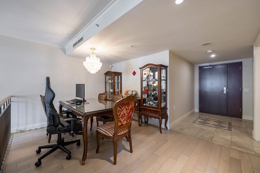 205 638 W 45th Avenue Vancouver, BC - 1