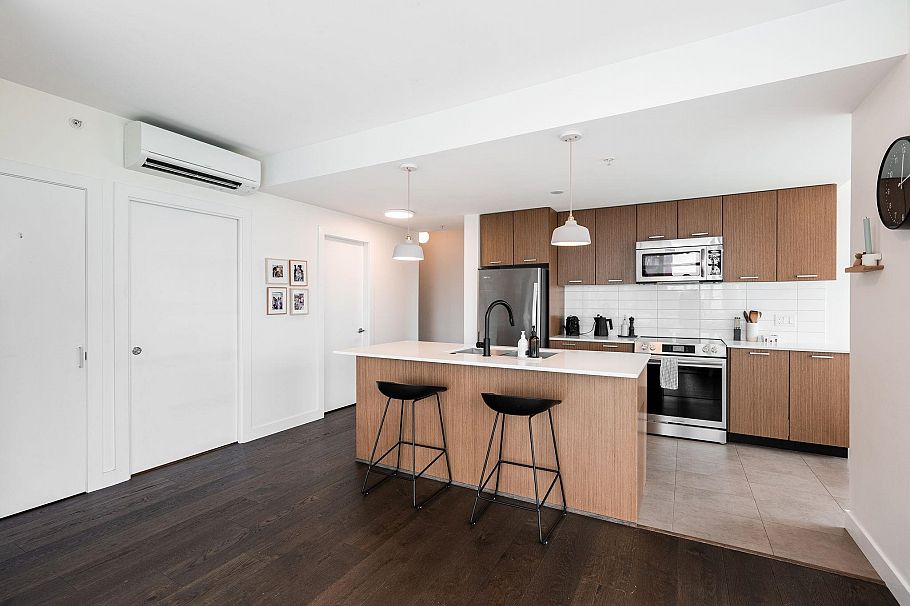 709 2321 Scotia Street Vancouver, BC - 9