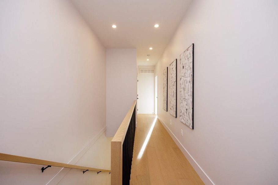 229 E 22nd Street North Vancouver, BC - 31