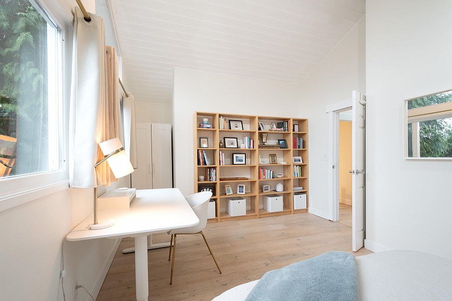 2711 Panorama Drive North Vancouver, BC - 26