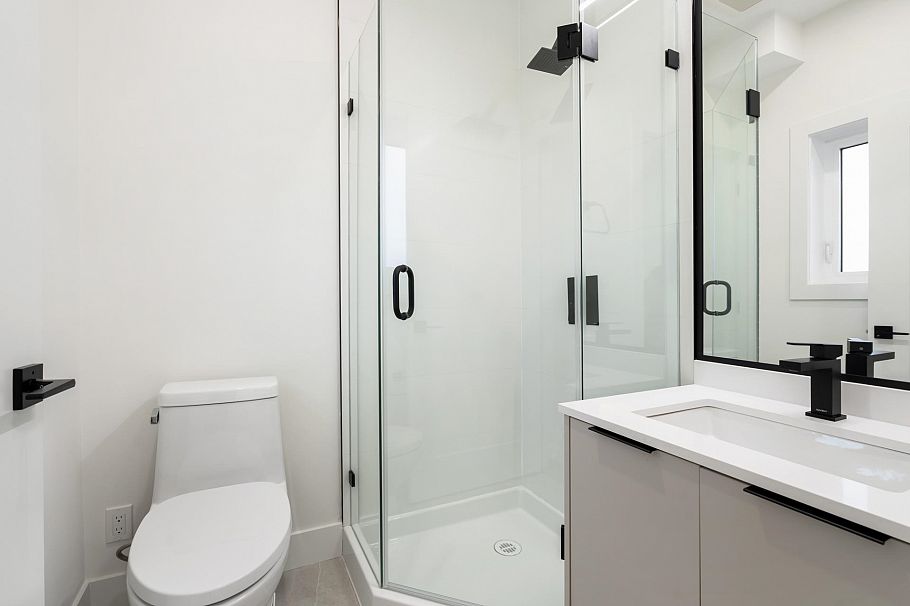 2140 E 20th Avenue Vancouver, BC - 28