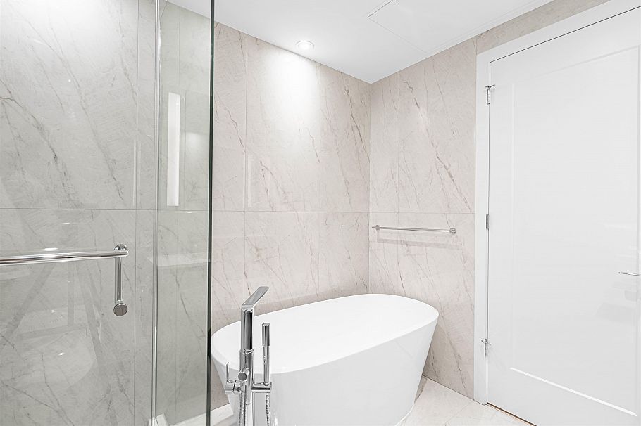 1309 135 E 13th Street North Vancouver, BC - 20