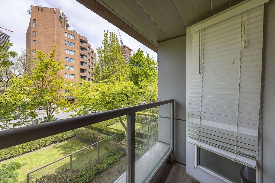 205 638 W 45th Avenue Vancouver, BC - 22