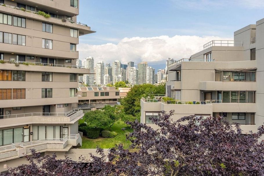 301 650 Moberly Road Vancouver, BC - 31