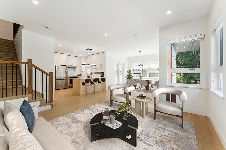 844 St. Denis Avenue North Vancouver, BC - 3