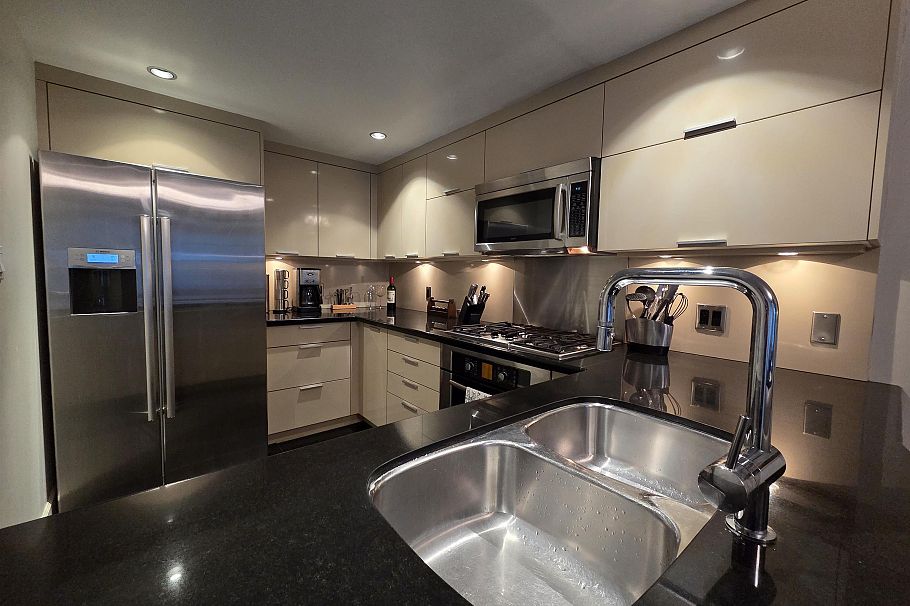 405 535 Nicola Street Vancouver, BC - 3