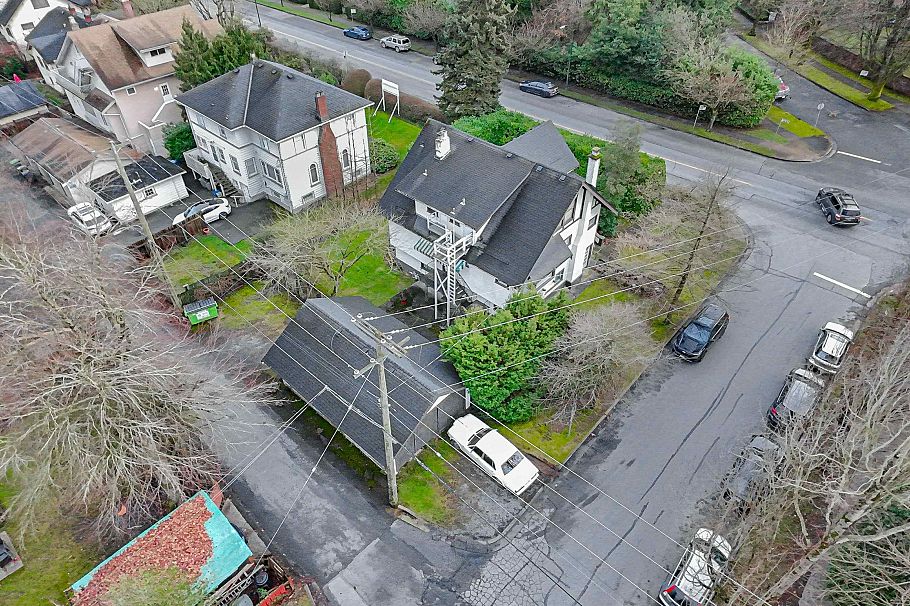 1131 W 16th Avenue Vancouver, BC - 8