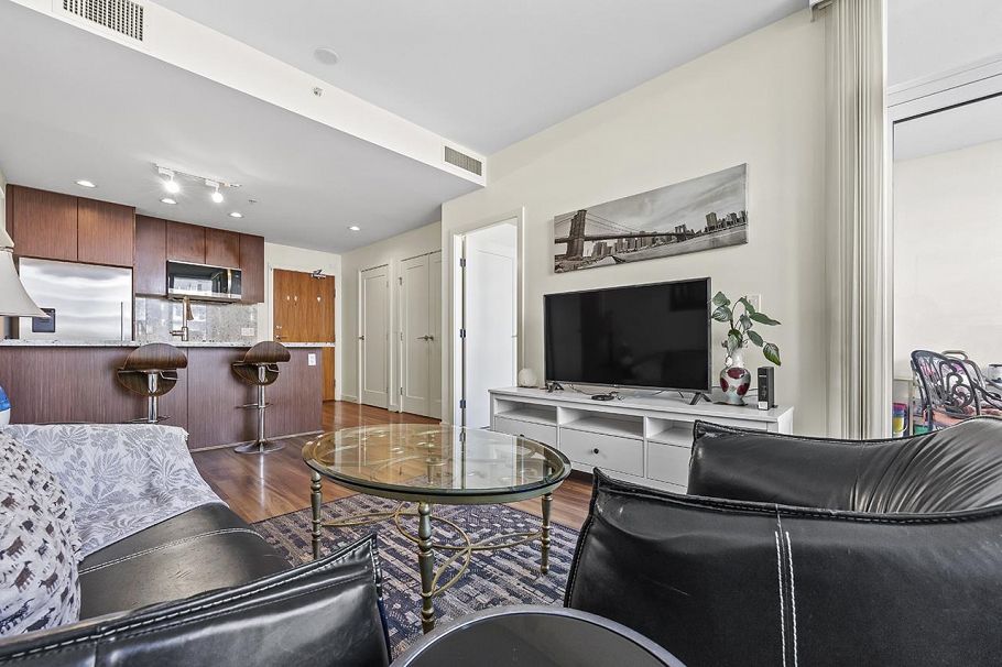 617 8677 Capstan Way Richmond, BC - 4