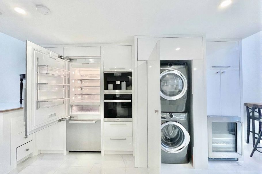 1235 Alberni Street Vancouver, BC - 3