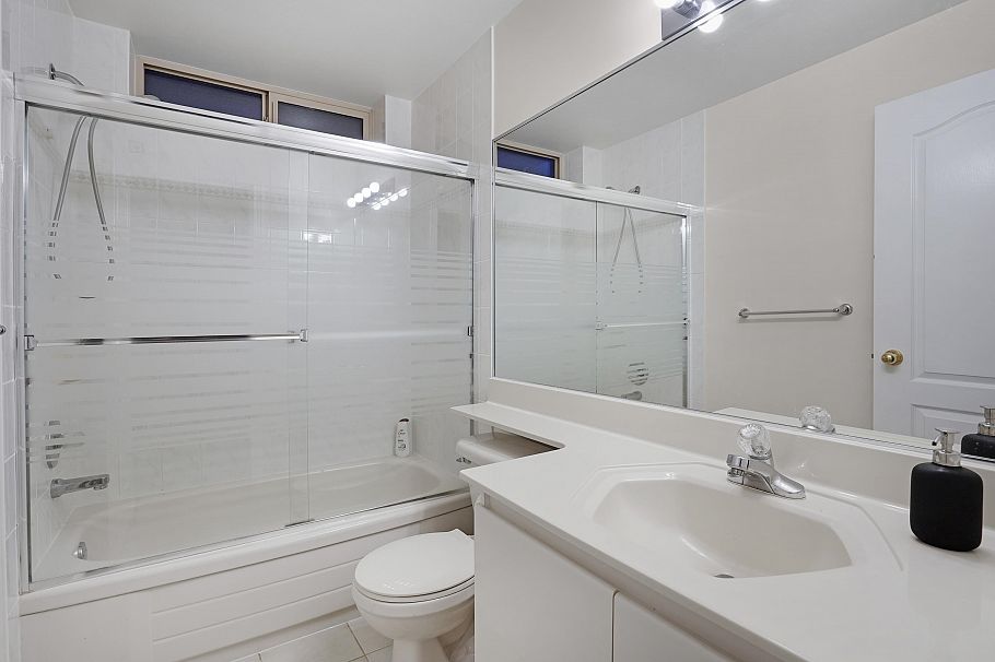 3263 W 38th Avenue Vancouver, BC - 5