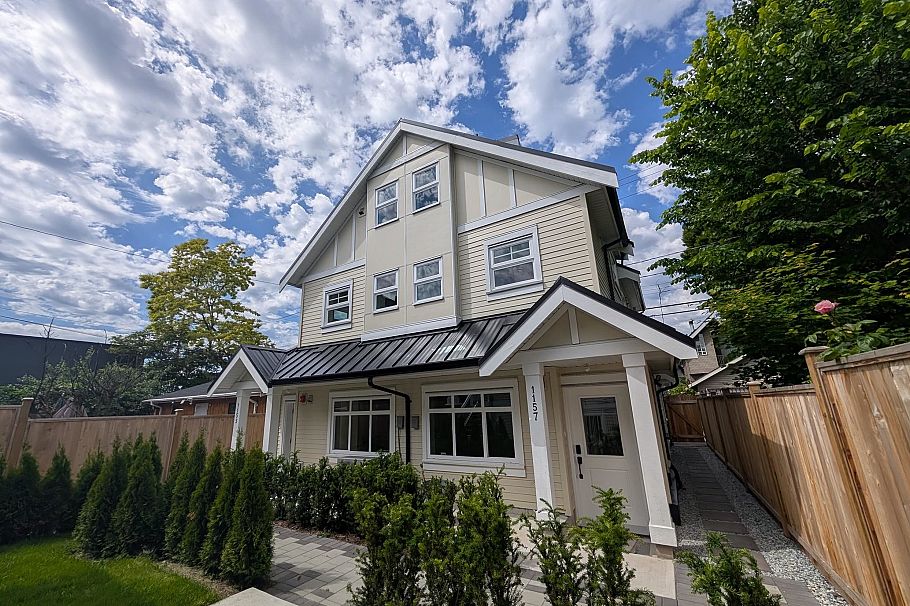 1157 Keefer Street Vancouver, BC - 1