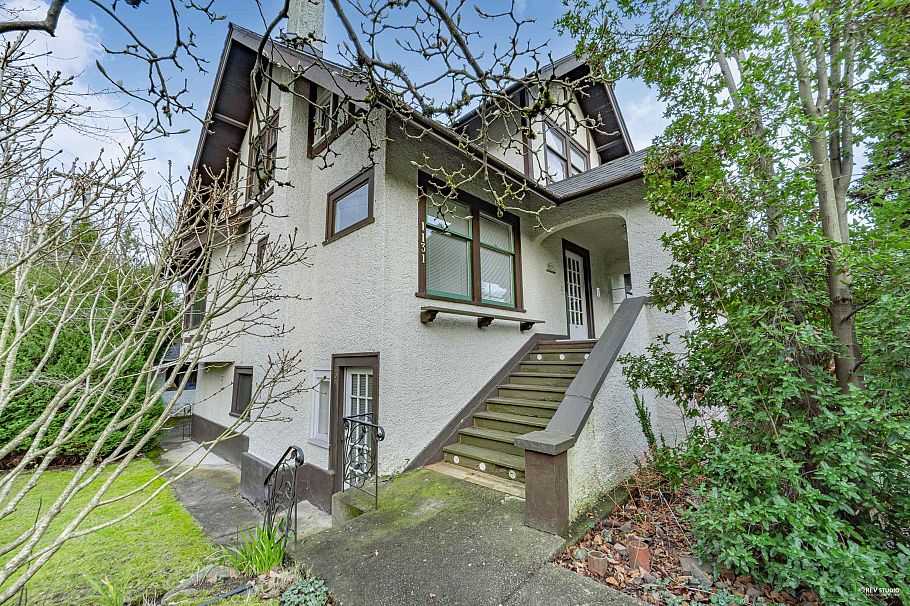 1131 W 16th Avenue Vancouver, BC - 3