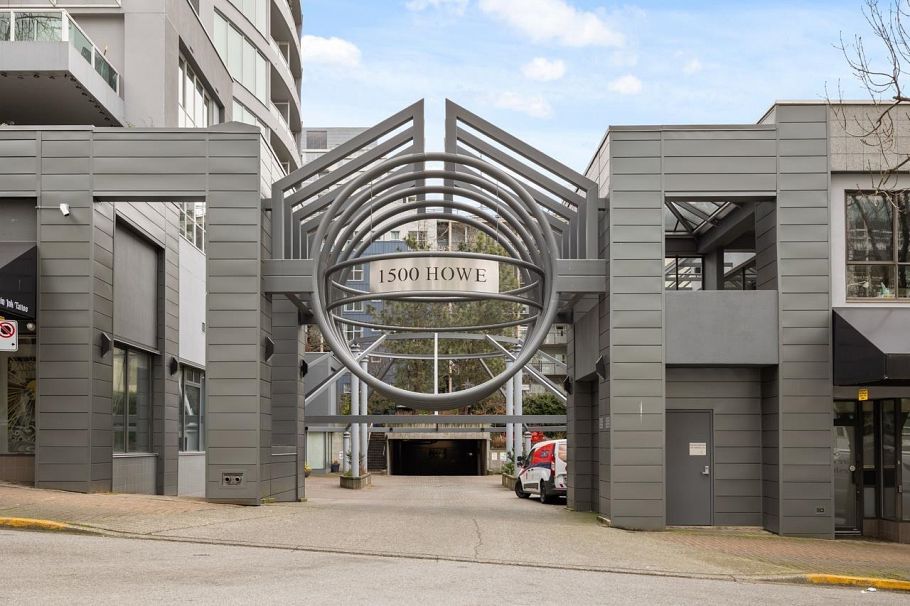 1701 1500 Howe Street Vancouver, BC - 1