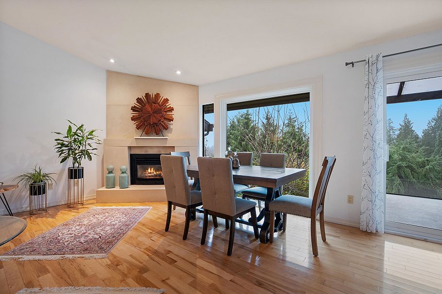 5625 Eagle Court North Vancouver, BC - 3