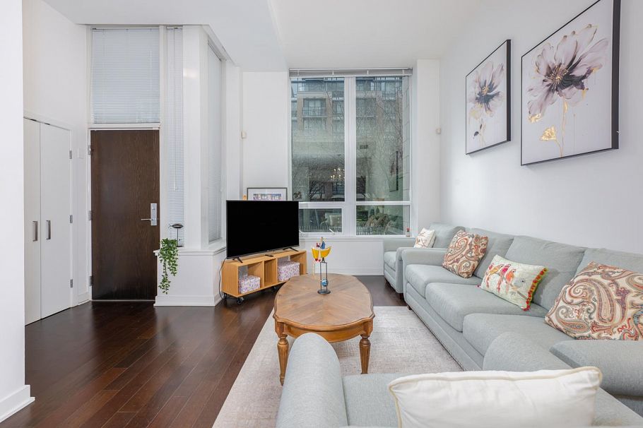 1051 Richards Street Vancouver, BC - 5