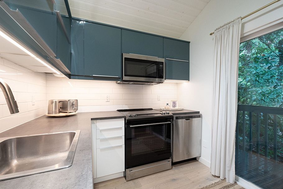 2711 Panorama Drive North Vancouver, BC - 29