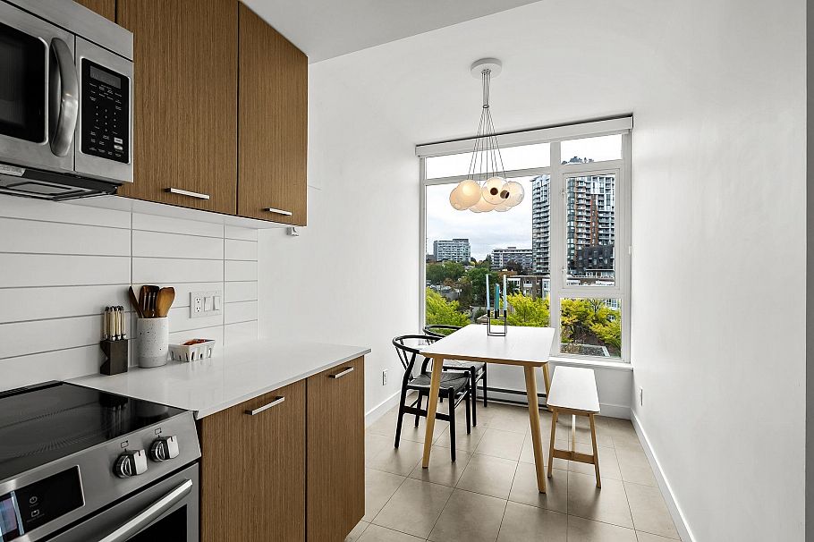 709 2321 Scotia Street Vancouver, BC - 16