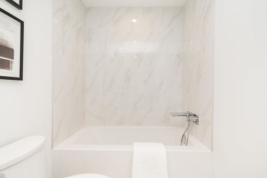 2 434 E 1st Street North Vancouver, BC - 12