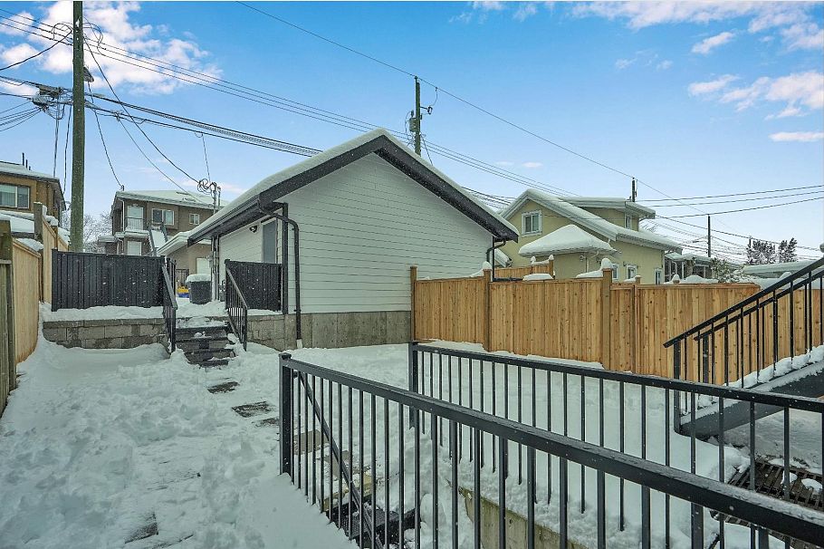 1421 E 62nd Avenue Avenue Vancouver, BC - 34