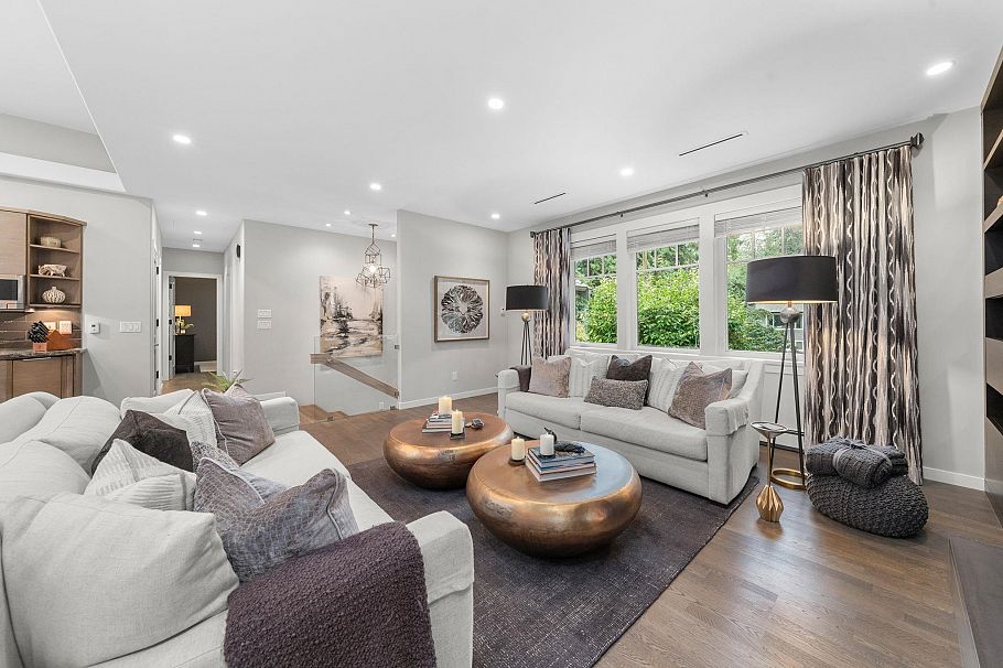 2140 Pemberton Avenue North Vancouver, BC - 2