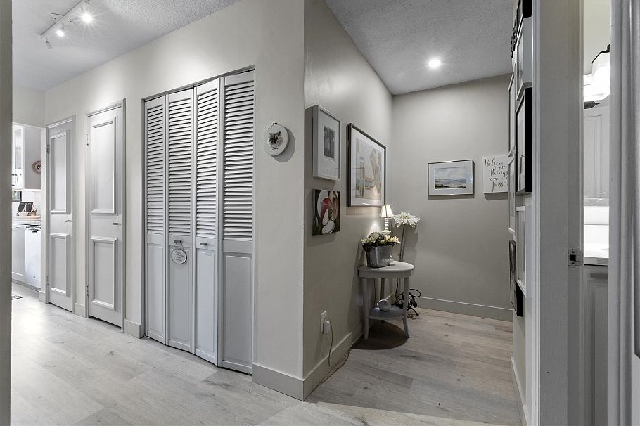 10 140 E 20th Street North Vancouver, BC - 3