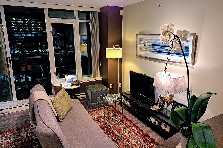 1611 610 Granville Street Vancouver, BC - 2