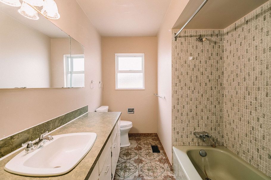 2618 W 15th Avenue Vancouver, BC - 22