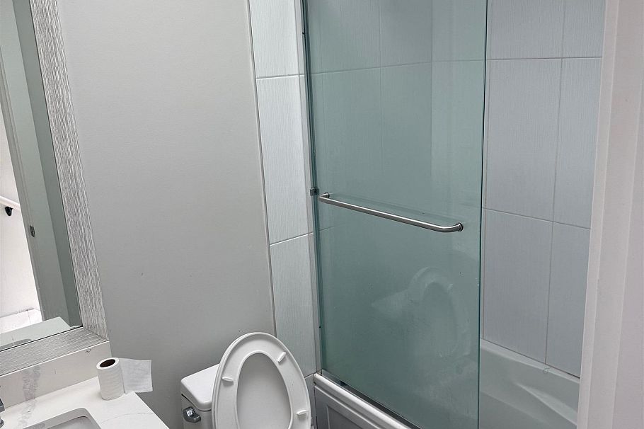 2681 E 41st Avenue Vancouver, BC - 14